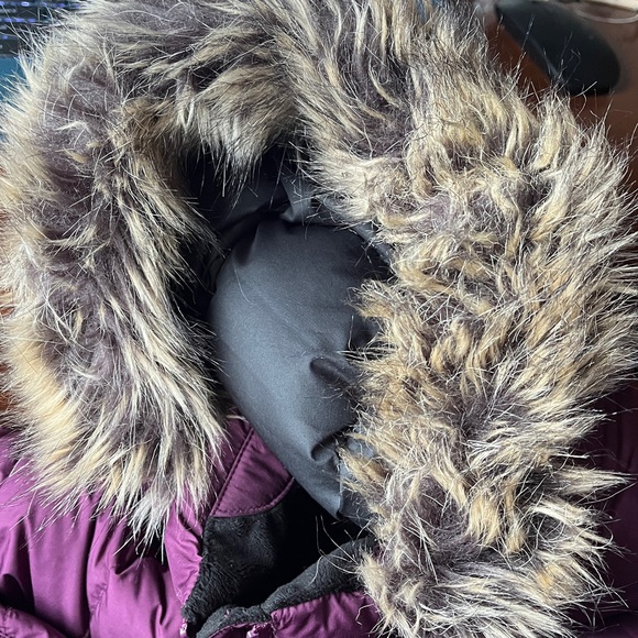 Marmot 700 Down Fill Fur Hooded Winter Coat Puffer Parka Long Girls XL/TG Warm - Picture 17 of 17